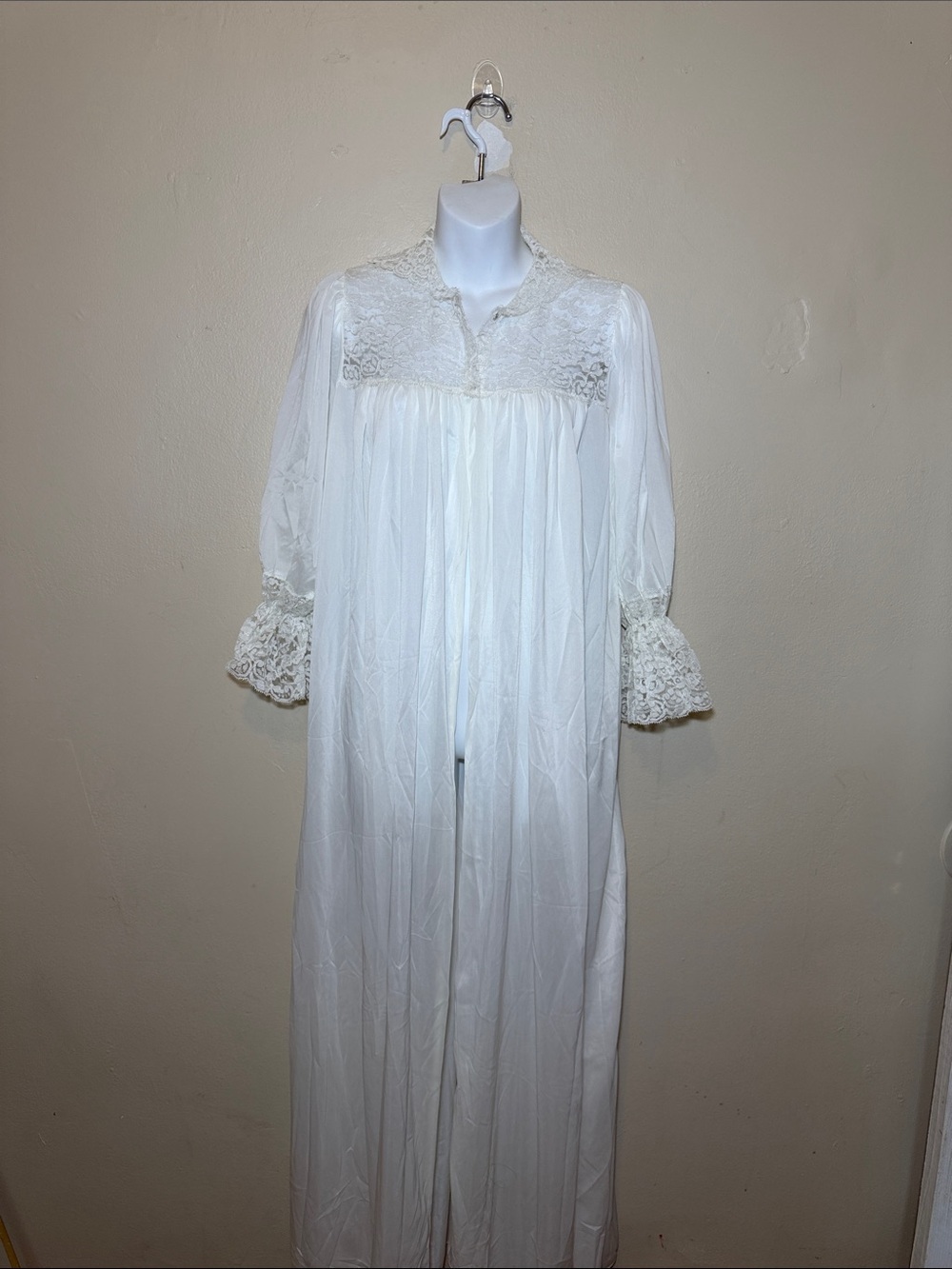 Cream Lace Yoke Long Nightgown